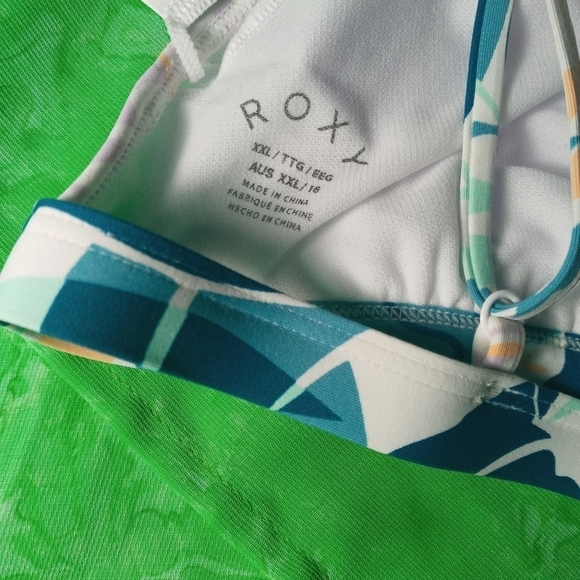 Roxy Tropical Bikini Top - Picture 5 of 6